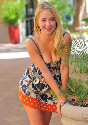 18 year old girl Arwen Gold loses her virginity after her car breaks down